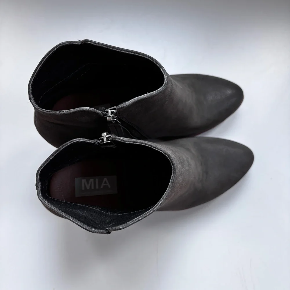 MIA Barby Bootie Black Brushed‎ Block Heel Ankle Boots Size 9